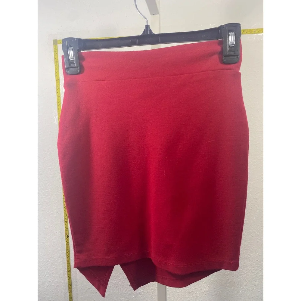 Forever 21 Red Asymmetrical Tulip Hem Mini Skirt Size XS Bodycon Knit Stretch‎